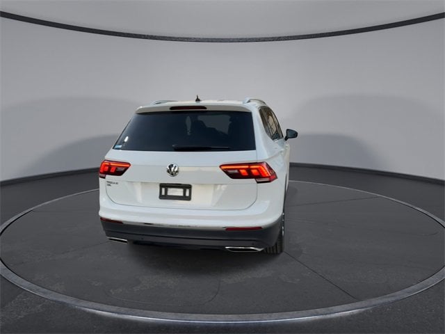 Thumbnail: 2021 Volkswagen Tiguan - 7