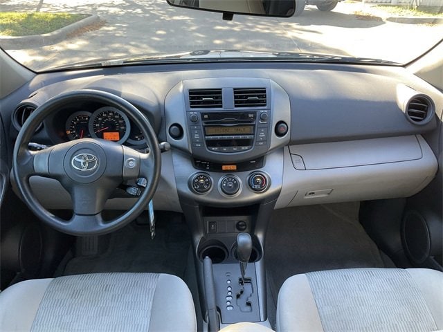 Thumbnail: 2010 Toyota RAV4 - 17