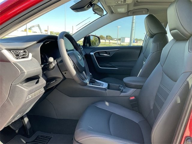 Thumbnail: 2025 Toyota RAV4 - 13