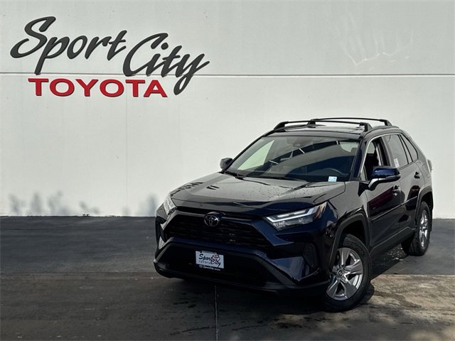 2025 Toyota RAV4 XLE's photo