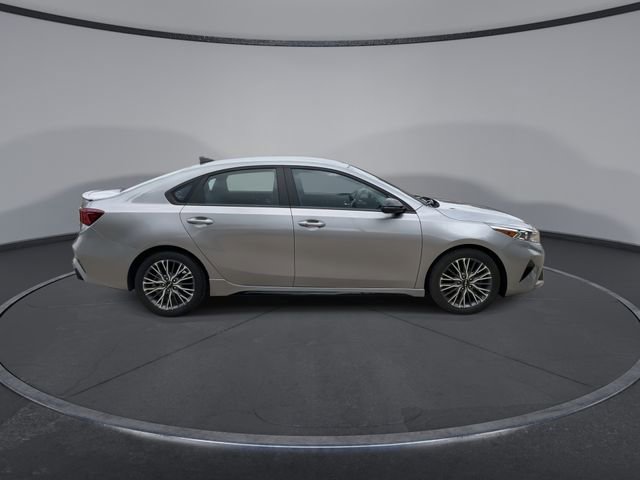 Thumbnail: 2023 Kia Forte - 9