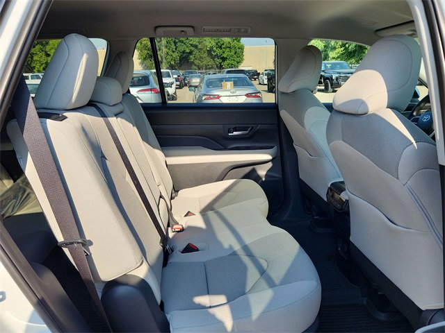 Thumbnail: 2025 Toyota Grand Highlander - 18