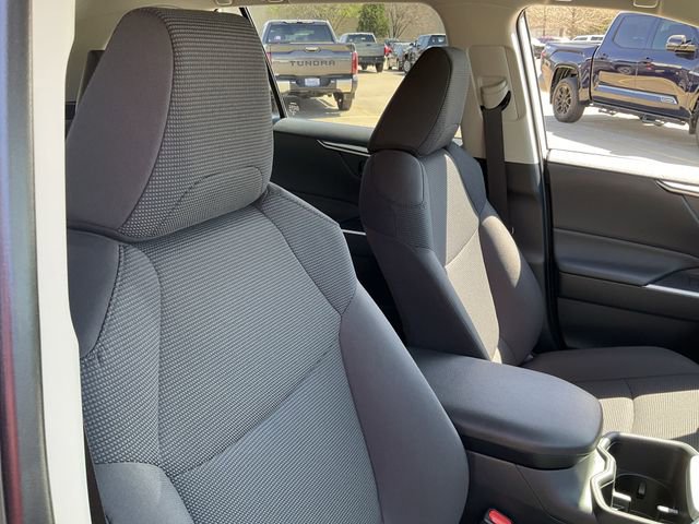 Thumbnail: 2025 Toyota RAV4 - 18