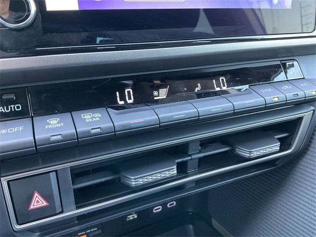 Thumbnail: 2025 Toyota Camry - 23