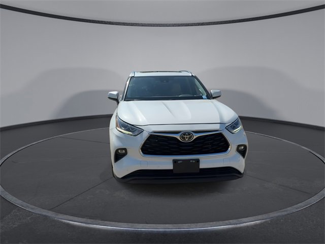 2022 Toyota Highlander Limited photo 2