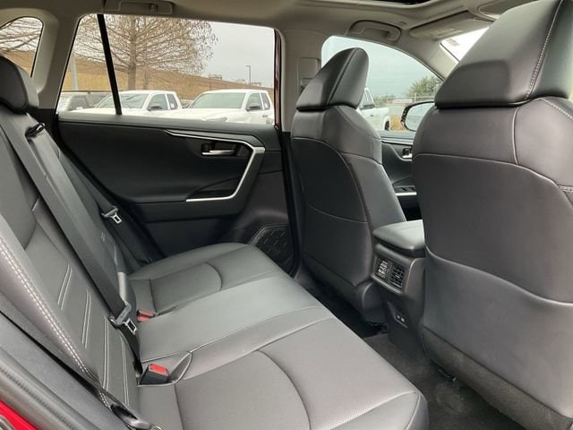 Thumbnail: 2025 Toyota RAV4 - 17