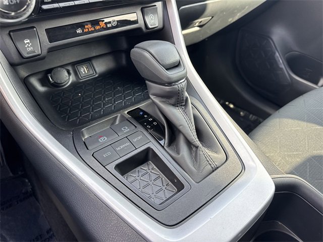 Thumbnail: 2025 Toyota RAV4 - 24