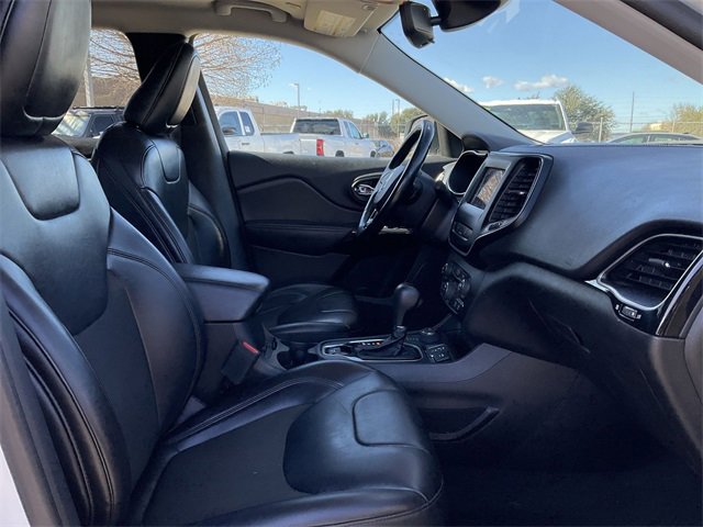 Thumbnail: 2021 Jeep Cherokee - 17