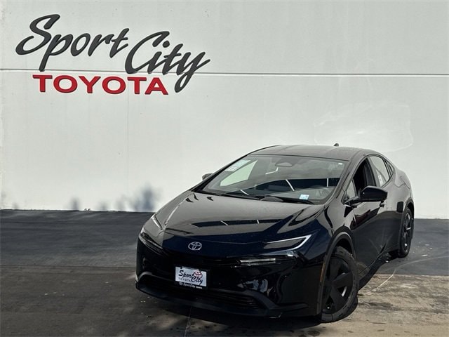 2026 Toyota Prius LE's photo