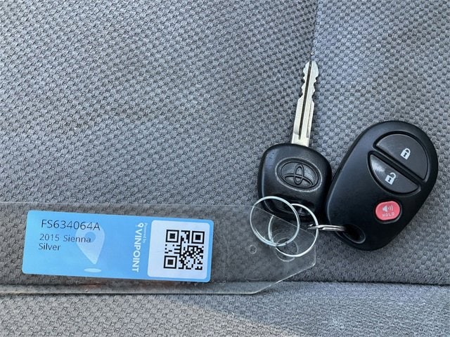 Thumbnail: 2015 Toyota Sienna - 18