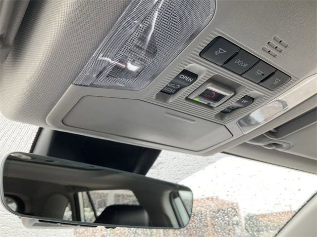 Thumbnail: 2025 Toyota RAV4 - 26