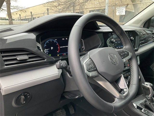 Thumbnail: 2022 Volkswagen Taos - 10