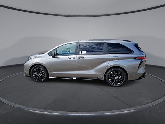 Thumbnail: 2026 Toyota Sienna - 5