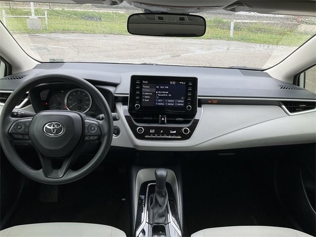 2020 Toyota Corolla LE 18