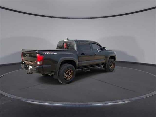 Thumbnail: 2019 Toyota Tacoma - 8