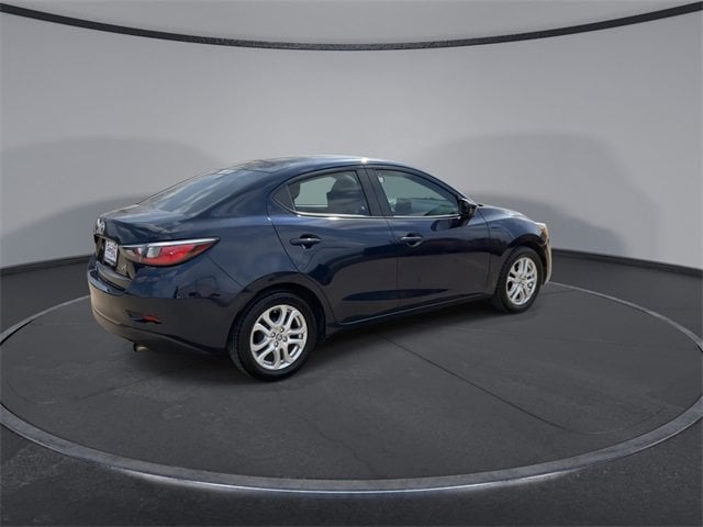 Thumbnail: 2017 Toyota Yaris iA - 8