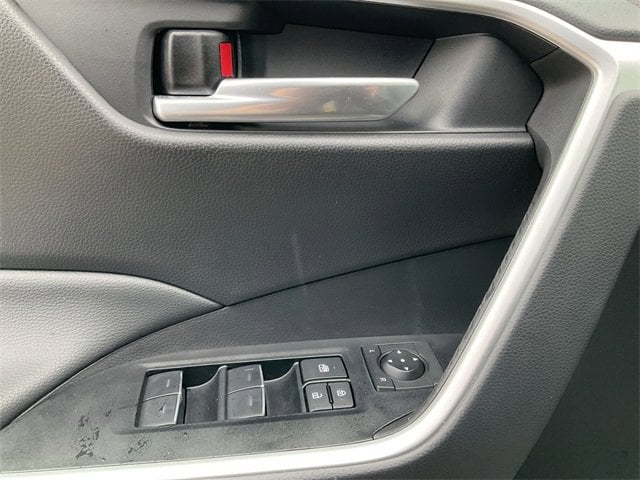 Thumbnail: 2025 Toyota RAV4 - 14