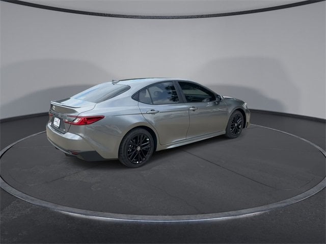 2025 Toyota Camry SE 8