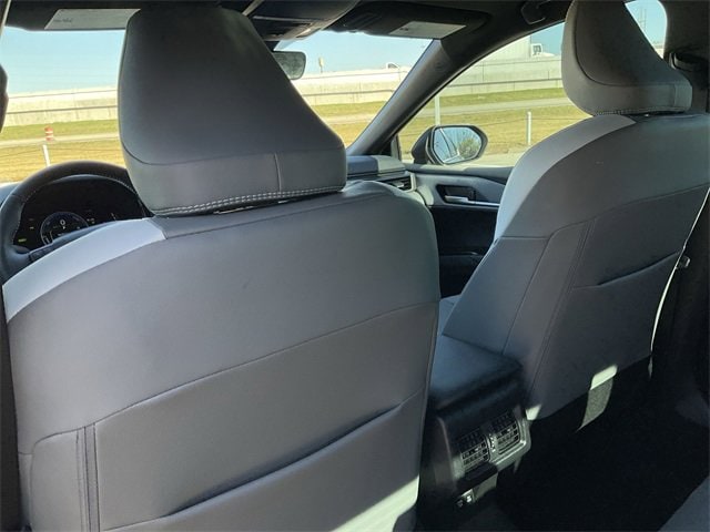 Thumbnail: 2025 Toyota Camry - 15