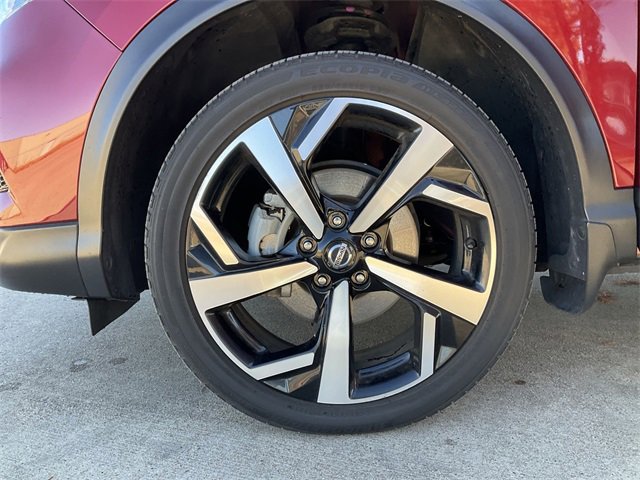 Thumbnail: 2020 Nissan Rogue Sport - 12