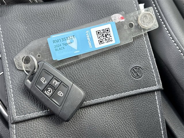 Thumbnail: 2024 Volkswagen Tiguan - 25