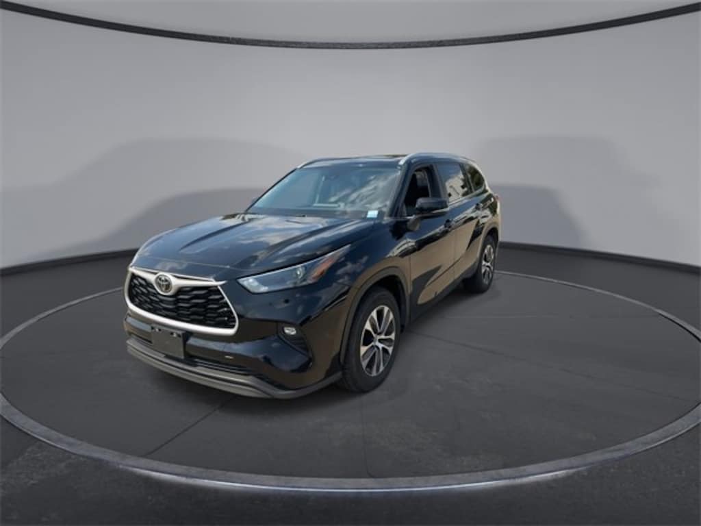 Used 2023 Toyota Highlander XLE SUV