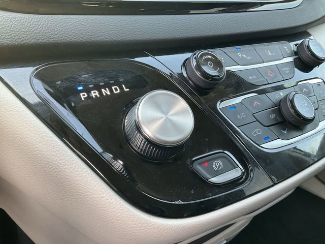 Thumbnail: 2023 Chrysler Pacifica - 23