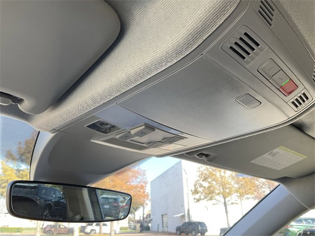 Thumbnail: 2024 Volkswagen Tiguan - 16