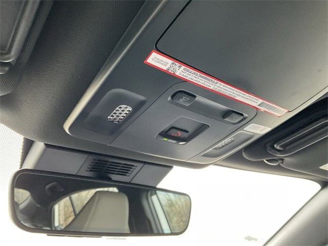 Thumbnail: 2025 Toyota Camry - 25