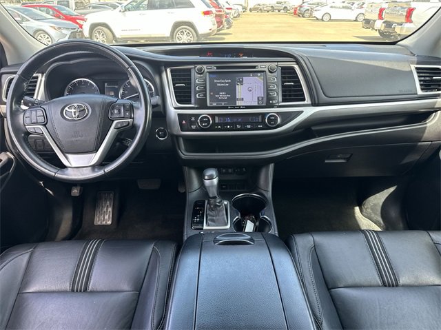 Thumbnail: 2018 Toyota Highlander - 18