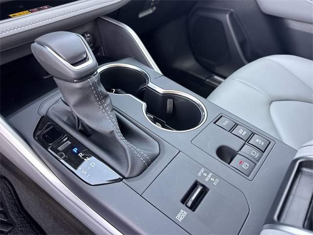 Thumbnail: 2026 Toyota Highlander - 25