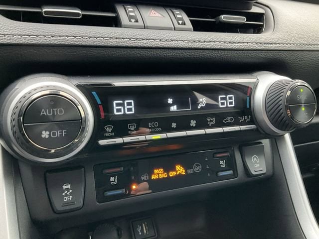 Thumbnail: 2025 Toyota RAV4 - 24