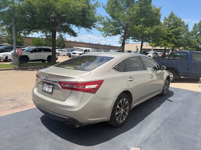 Thumbnail: 2016 Toyota Avalon - 4
