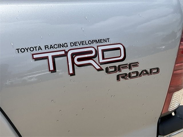 Thumbnail: 2011 Toyota Tacoma - 11