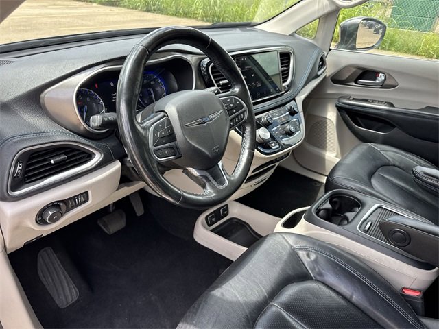 Thumbnail: 2021 Chrysler Pacifica - 10
