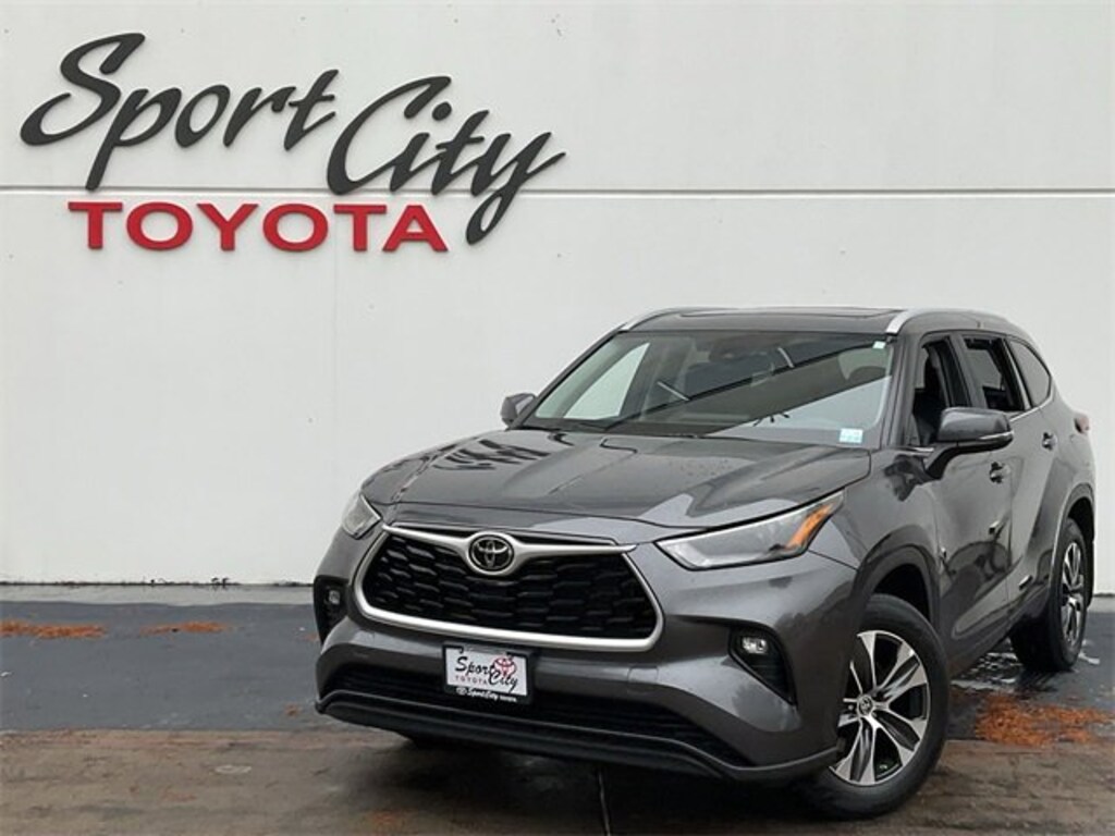 Used 2023 Toyota Highlander XLE SUV