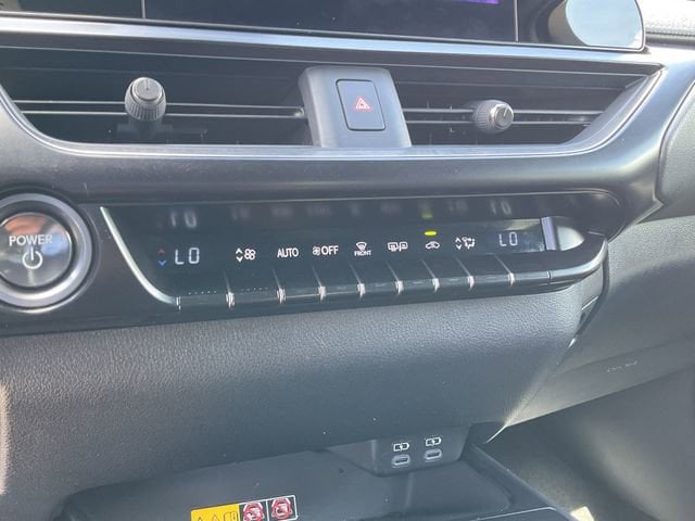 Thumbnail: 2023 Lexus UX - 24