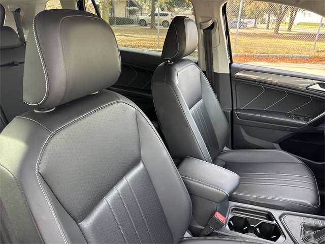 Thumbnail: 2024 Volkswagen Tiguan - 16