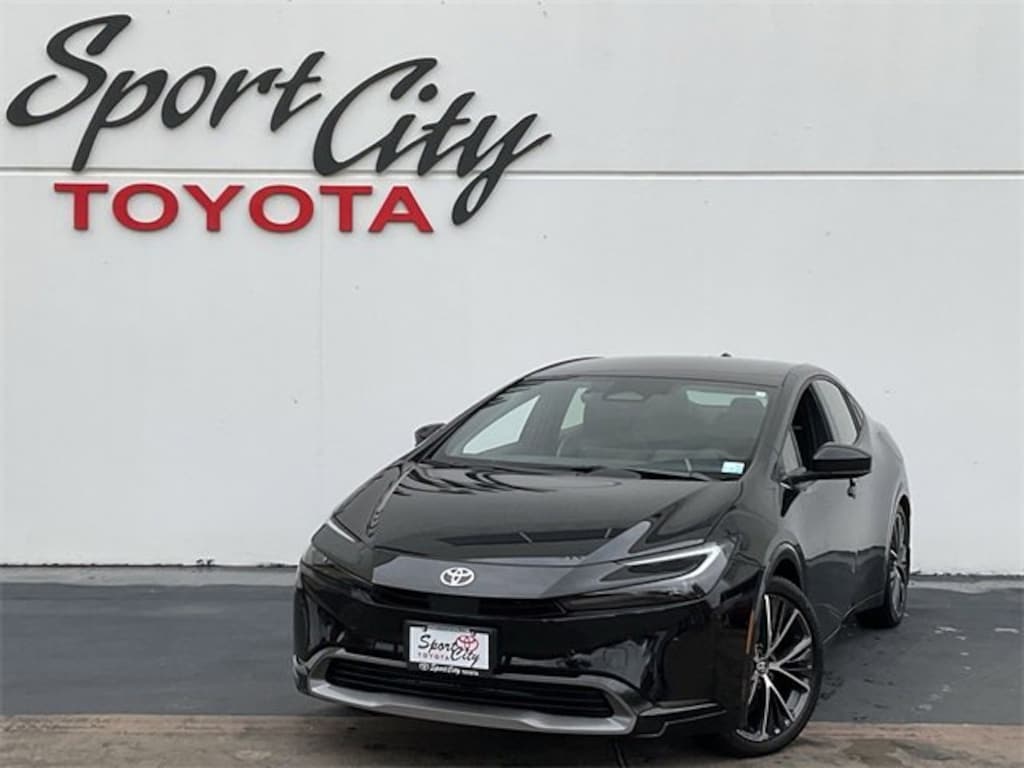 Used 2025 Toyota Prius XLE Hatchback