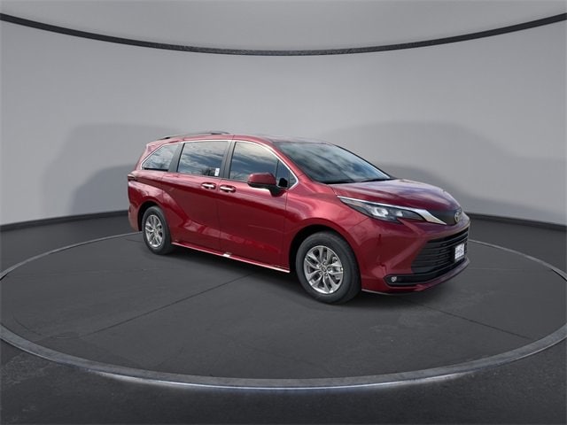 Thumbnail: 2026 Toyota Sienna - 2