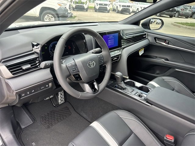 2025 Toyota Camry SE 10