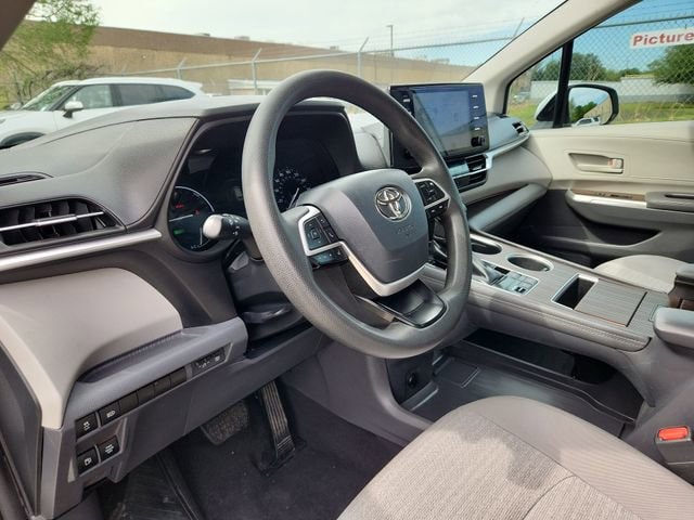 Thumbnail: 2021 Toyota Sienna - 10