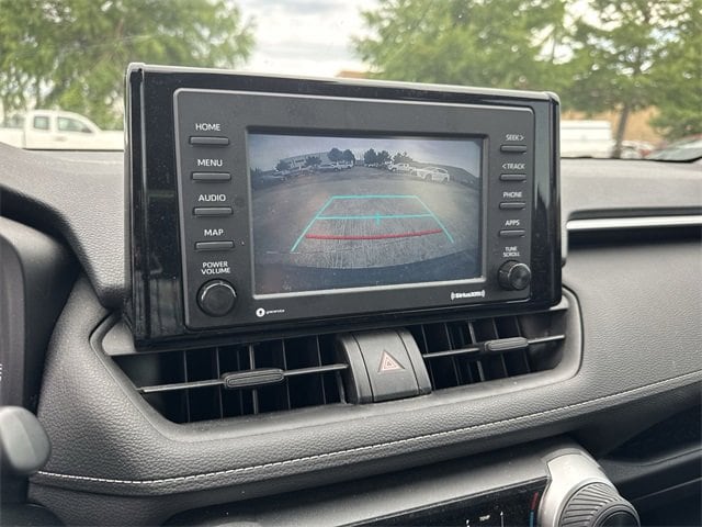 2020 Toyota RAV4 LE 20
