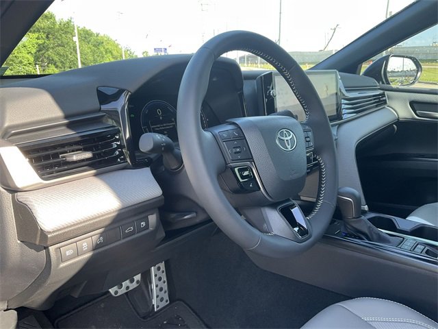 2025 Toyota Camry SE 10