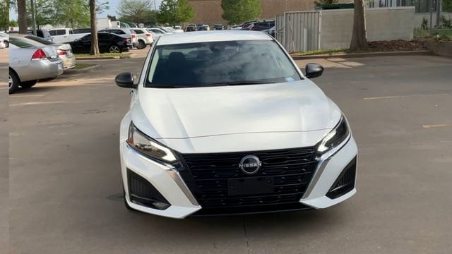 Thumbnail: 2025 Nissan Altima - 3