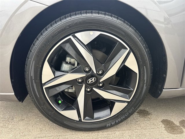 Thumbnail: 2022 Hyundai Elantra - 11