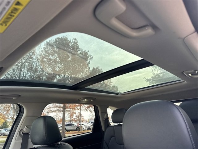 Thumbnail: 2022 Kia Sorento - 14