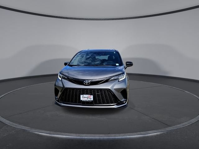 Thumbnail: 2026 Toyota Sienna - 3