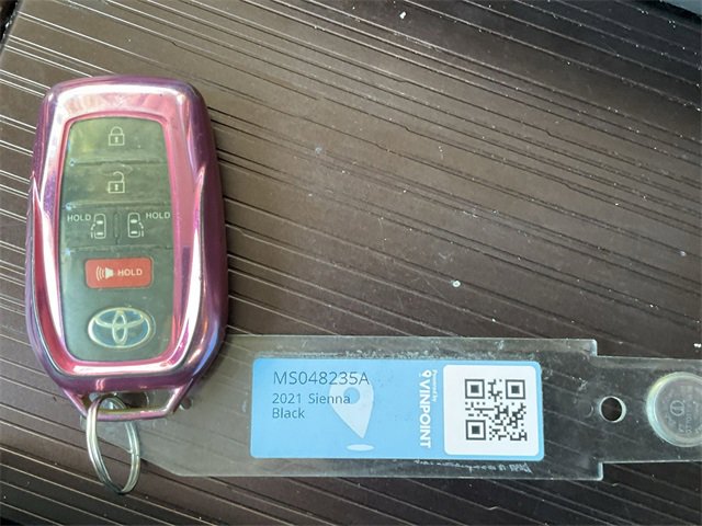 Thumbnail: 2021 Toyota Sienna - 19