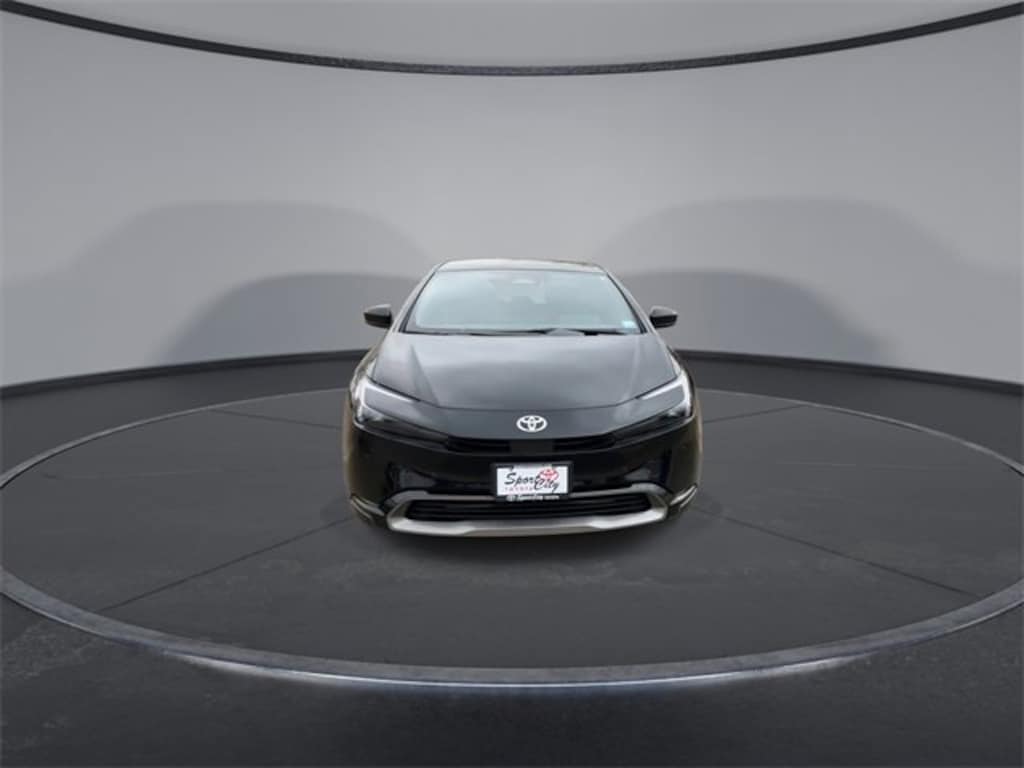 Used 2025 Toyota Prius XLE Hatchback